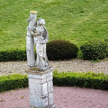 Logis Du Chateau Du Bois Doucet Bed & Breakfast 3*
