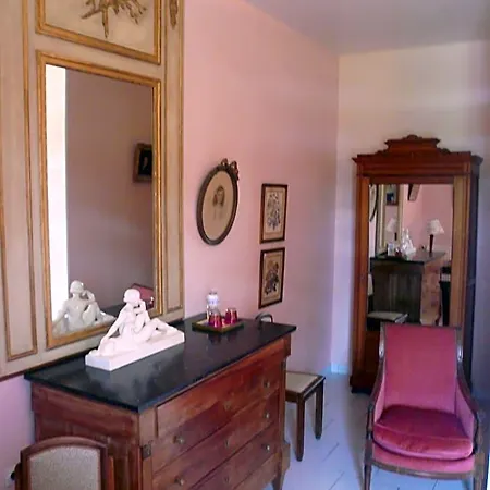 Logis Du Chateau Du Bois Doucet Bed & Breakfast 3*