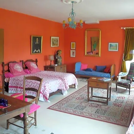 Logis Du Chateau Du Bois Doucet Bed & Breakfast 3*
