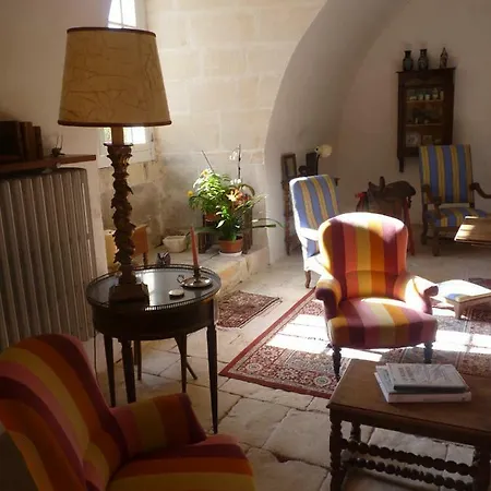 Logis Du Chateau Du Bois Doucet Bed and Breakfast Bignoux