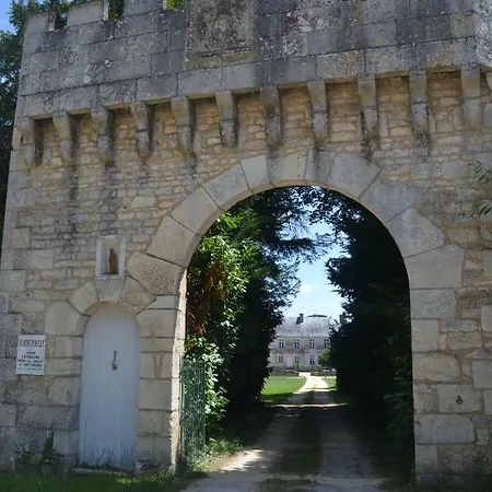 Bed & Breakfast Logis Du Chateau Du Bois Doucet Bignoux