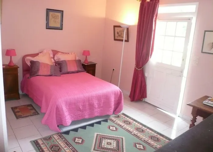 Logis Du Chateau Du Bois Doucet